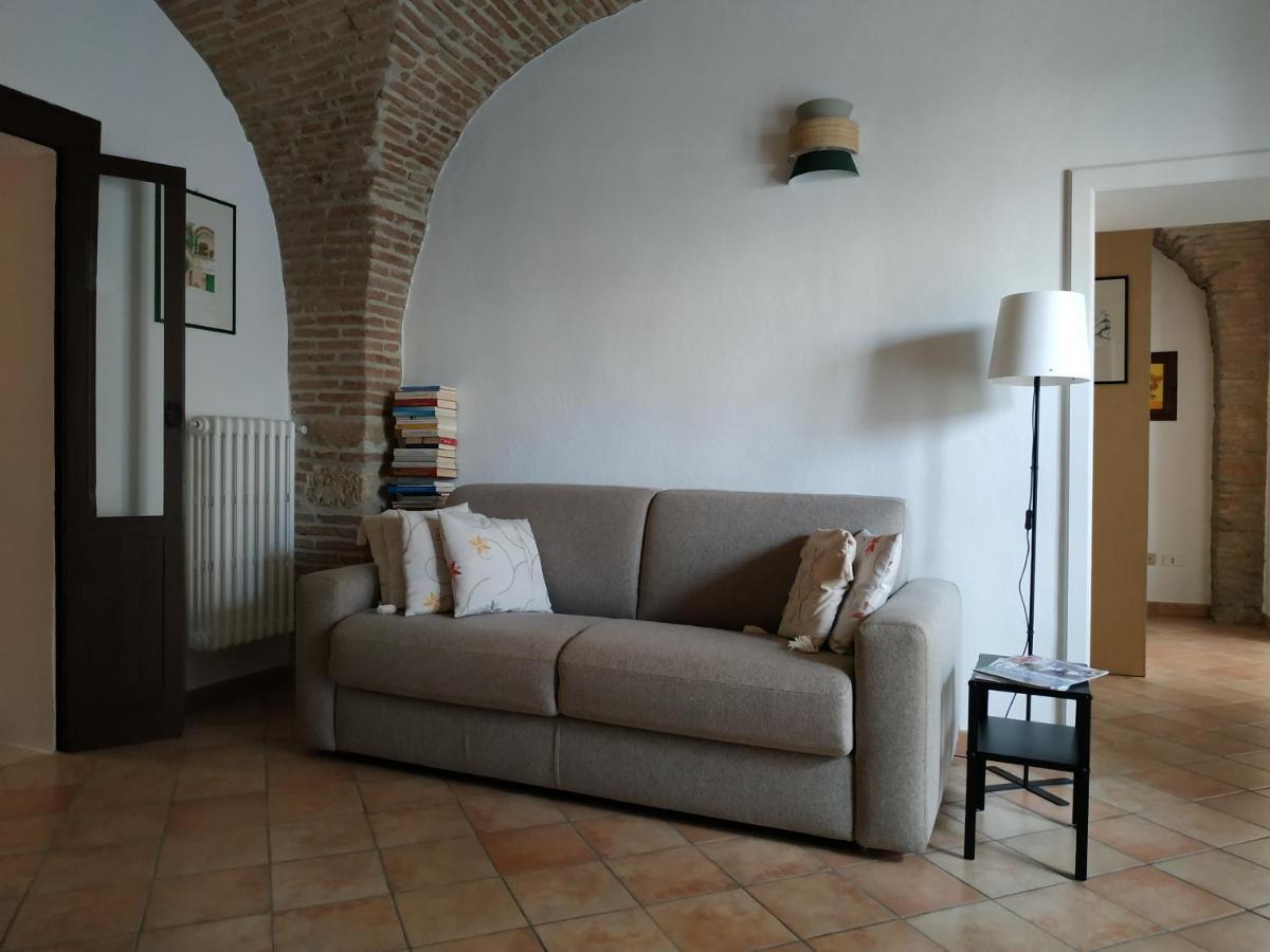 Bed And Breakfast In Piazza Orazio Venosa Kültér fotó