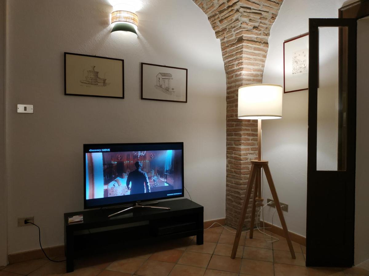 Bed And Breakfast In Piazza Orazio Venosa Kültér fotó