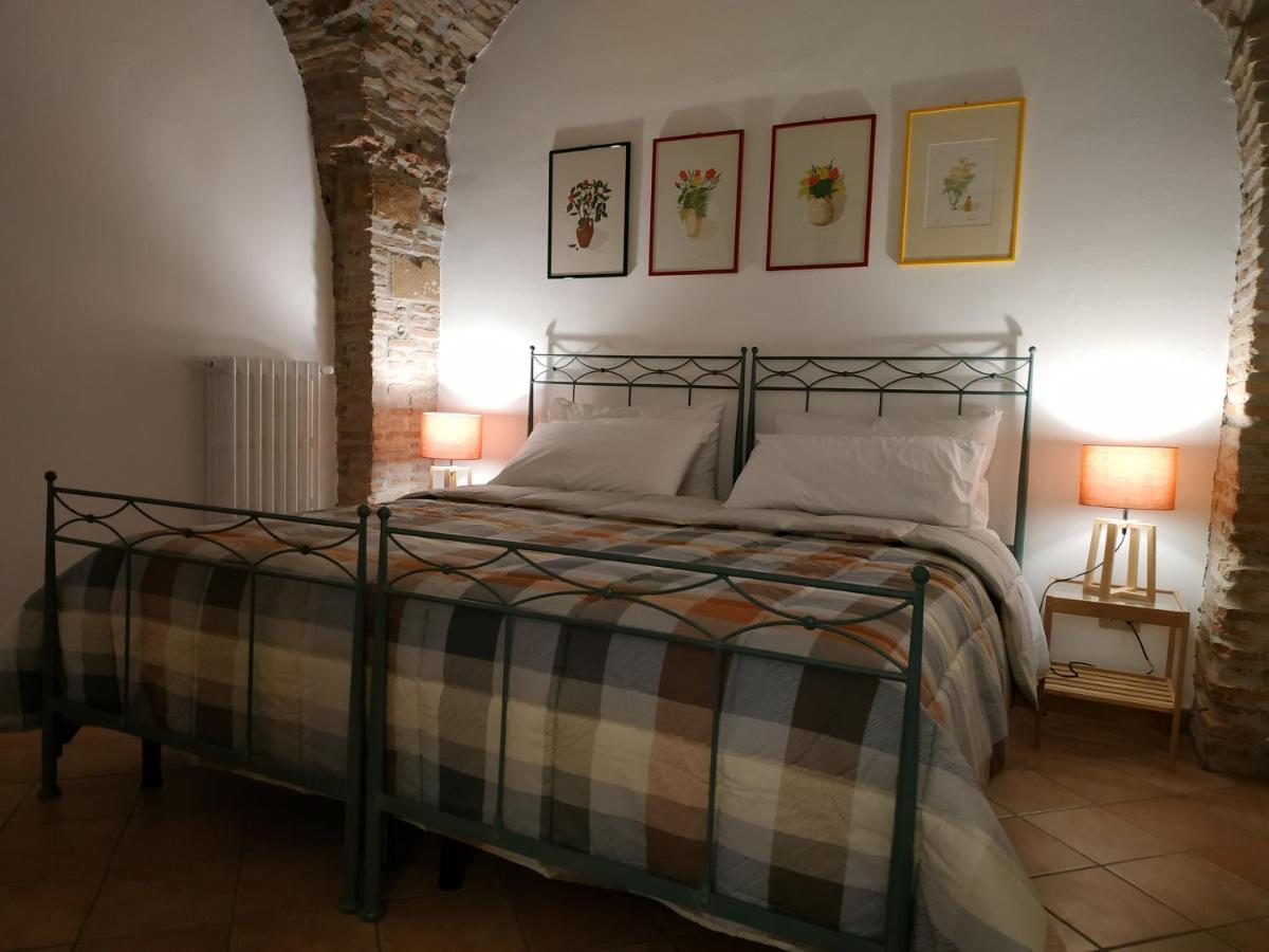 Bed And Breakfast In Piazza Orazio Venosa Kültér fotó