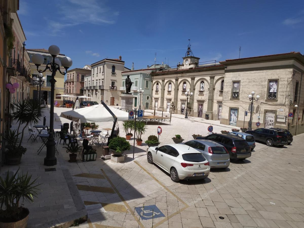 Bed And Breakfast In Piazza Orazio Venosa Kültér fotó
