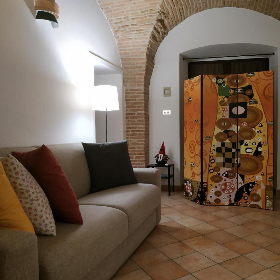 Bed And Breakfast In Piazza Orazio Venosa Kültér fotó